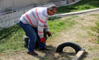 Aşçı Şaban Usta araba lastiklerinden sanat eseri yapıyor