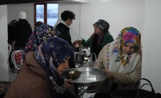 Asırlardır süren gelenek: Regaip Kandil’inde tüm yemekler camiye getiriliyor