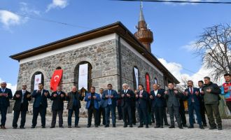 Asırlık cami ibadete açıldı....