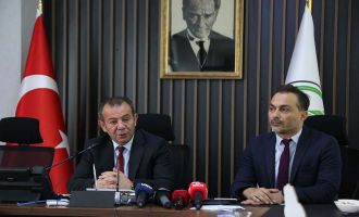 Başkan Özcan; ‘ ‘Dolar 1 liraya düşerse onlar da Türk vatandaşları gibi 2,5 TL’den su içecek”