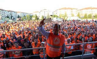 Başkan Özcan ve bin belediye personeli anlamlı bir farkındalık etkinliğine imza attı