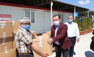 Bolu Belediyesi’nden çalışan işçilerine Ramazan kolisi