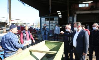 BOLU BELEDİYESİ’NDEN SANAYİ ESNAFINA MASKE DAĞITIMI