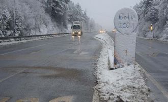 Bolu Dağı’nda kar yağışı etkili oldu…..
