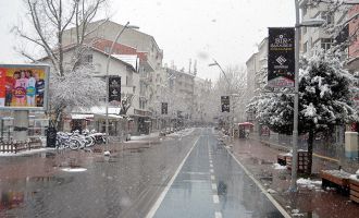 Bolu yağan karla beyaza büründü….