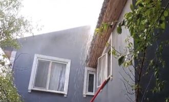Bolu’da 2 katlı evin çatı katında yangın çıktı.........