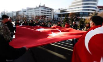 Bolu’da 20 kişiyle şehitleri anma yürüyüşü düzenlendi