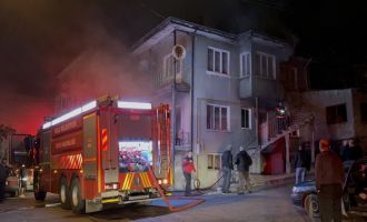 Bolu’da 3 katlı evde yangın çıktı…..