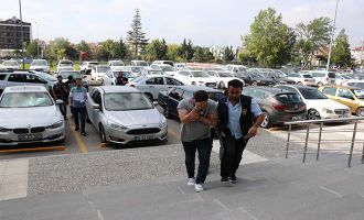 Bolu’da, adliye lojmanlarından hırsızlık yapan 4 kişi adliyeye sevk edildi