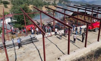 Bolu’da ahır ve samanlık alev alev yandı: Ekipler ve köylüler seferber oldu