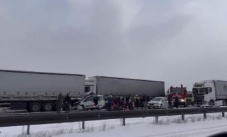 Bolu'da büyük trafik kazası, Ankara istikametine TEM otoyolu trafiğe kapandı