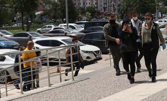 Bolu’da, dolandırıcılık çetesi operasyonunda 3 şüpheli adliyeye sevk edildi