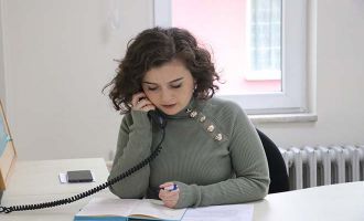 Bolu’da evde kalan vatandaşlara telefonla psikolog desteği