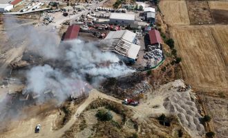 Bolu'da geri dönüşüm tesisindeki yangın kontrol altına alındı