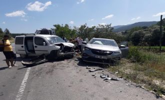 Bolu'da iki araç kazaya karıştı: 2 yaralı....