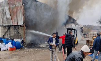 Bolu'da inşaat deposunda yangın…..