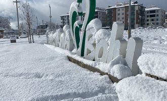 Bolu'da kar kalınlığı 30 santimetreye ulaştı......