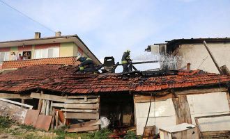 Bolu’da, odunluk yangını kısa sürede söndürüldü...