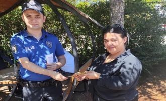 Bolu’da polis ekipleri vatandaşları bilgilendirdi......