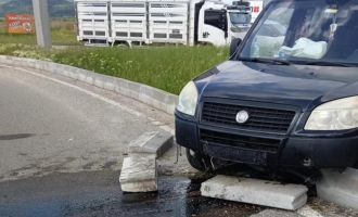 Bolu'da refüje çıkan hafif ticari aracın sürücüsü yaralandı…..