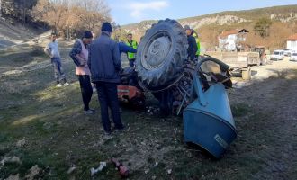 Bolu'da traktör devrildi: Kadın sürücü yaralandı....