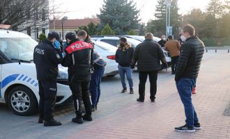 Bolu’da yayalara kapalı caddeye sebepsiz ve maskesiz girenlere para cezası