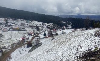 Bolu'nun yüksekleri beyaz örtüyle kaplandı..........
