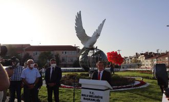 ‘Bülent Ecevit Barış Parkı’ ve ‘Bolu Belediyesi Kültür Merkezi’ hizmete girdi 