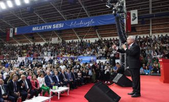 CHP’nin Sakarya’daki Grup toplantısına ilimizden de yüzlerce partili katıldı