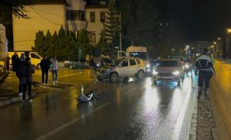 Cipin çarptığı minibüs karşı şeride savruldu: 1 yaralı