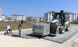 Daha önce hiç girilmemiş sokaklar kilitli parke ile tanışıyor