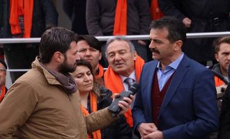 Doğanay; ‘ Laiklik elden gidiyor diyenler Kuran’a el basma noktasına geldi’