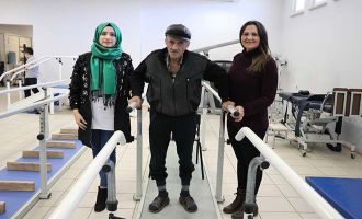 Doktorların ‘yürüyemezsin’ dediği Mustafa Arslan, 23 yıl sonra ayağa kalktı