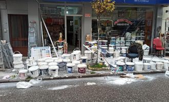 Düzce'de depremin izleri siliniyor