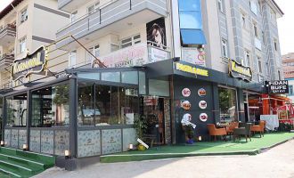 ENFES PASTALARIN YENİ ADRESİ: KARNAVAL PASTA-KAFE