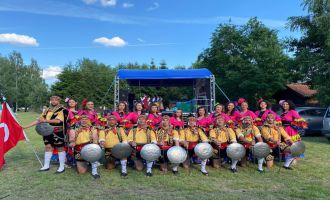 Folklor ekiplerimiz Polonya’da büyük ilgi gördü