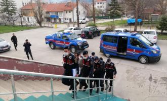 Haberleşme ve enerji kablolarını çalan 3 kişi tutuklandı