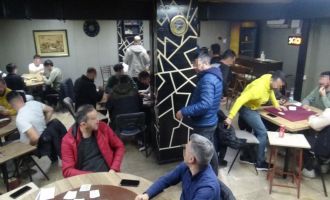 İftar sonrası kahvehanelere baskın: 130 kişi denetlendi