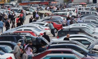 İkinci el otomobil satışına 6 ay ve 6 bin kilometre şartı Resmi Gazete'de