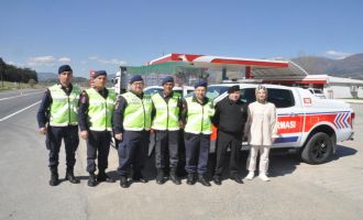 Jandarma yolcu kılığında otobüsleri denetledi.....