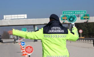Jandarmadan habersiz otoyolda kuş uçmuyor....