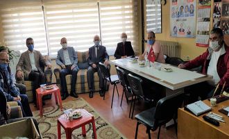 Kahvecilerin çağrısına AK Parti 2 bin maske ile cevap verdi