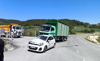 Kamyon ile otomobil çarpıştı: 1 yaralı.......