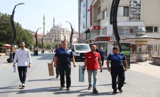 Kapısının önünde çöp olan işletmeler cezadan kaçamayacak