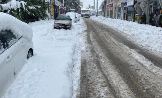Kar kalınlığı 30 santimetreye ulaştı....