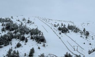 Kartalkaya’da kar kalınlığı 35 santimetreye ulaştı