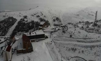 Kartalkaya’da pistlerdeki kar kalınlığı 1 metreye ulaştı