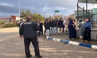 Kız yurdunda gerçeğini aratmayan tatbikat....