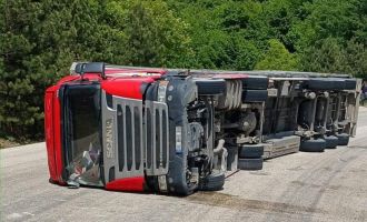 Kontrolden çıkan tır devrildi: 1 yaralı.....