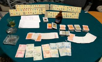 Kumarda kazanan korona virüs'te kaybeder